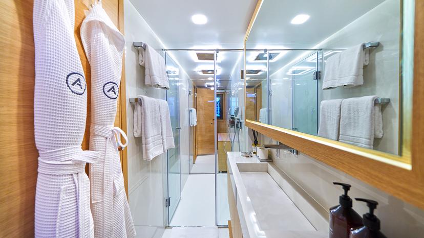 Master Suite (x 1) image 2