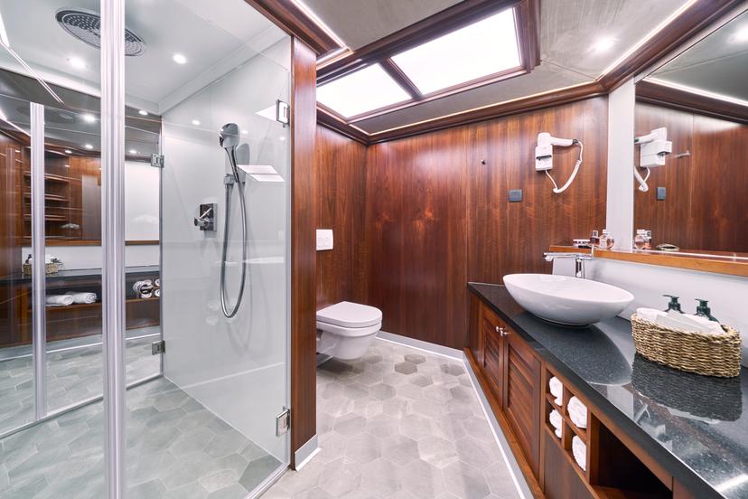 Master Cabin (x 2) image 2