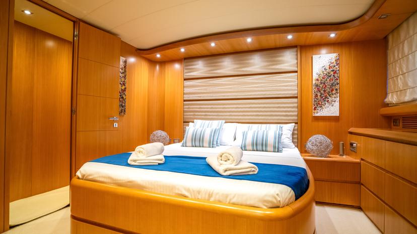 Double Cabin (x 2) image 1