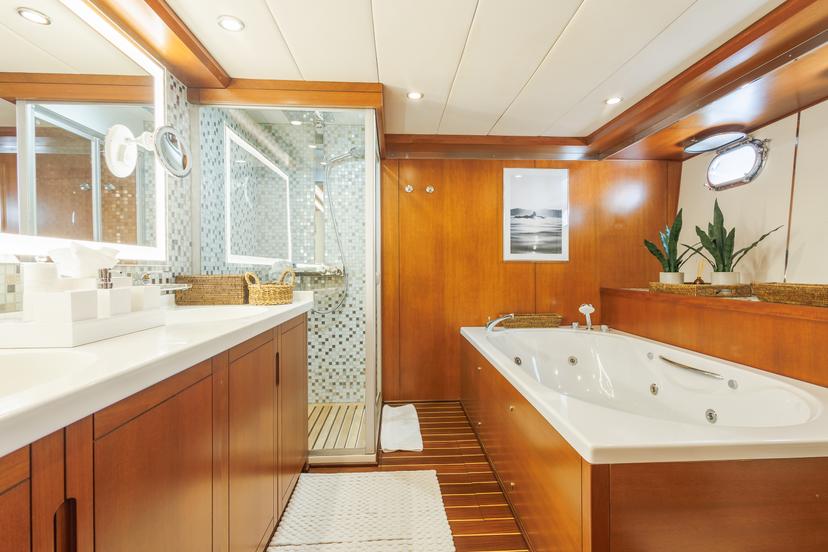 Master Cabin (x 1) image 2