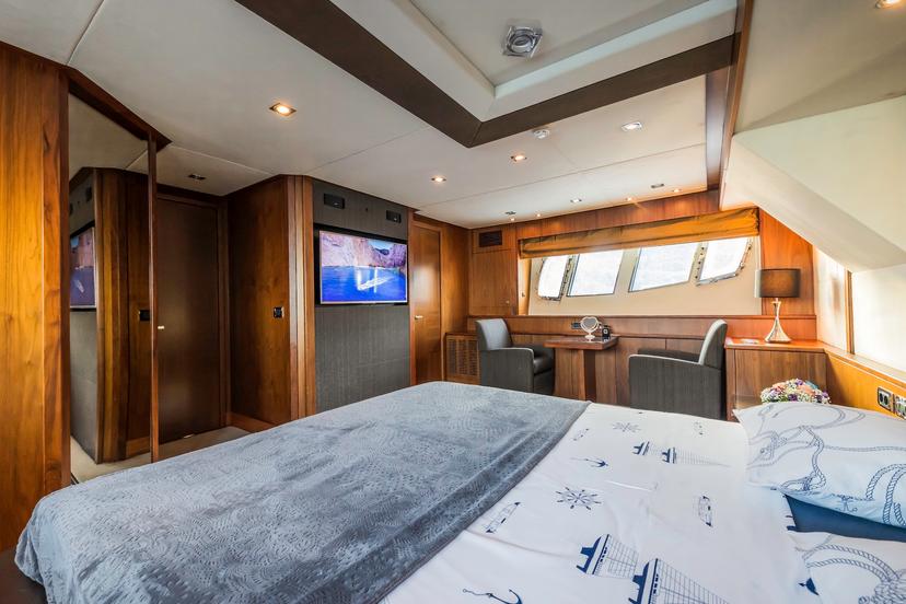 VIP Cabin (x 1) image 1