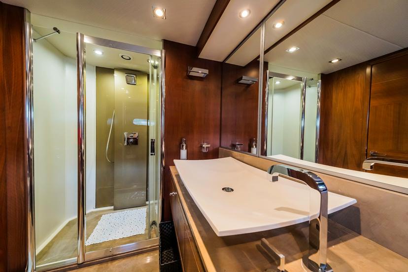 VIP Cabin (x 1) image 2