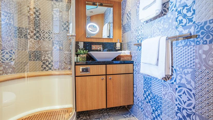 Twin Cabin (x 2) image 2