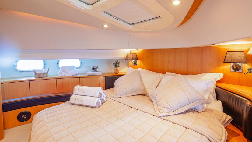 VIP Cabin (x 1) image 1