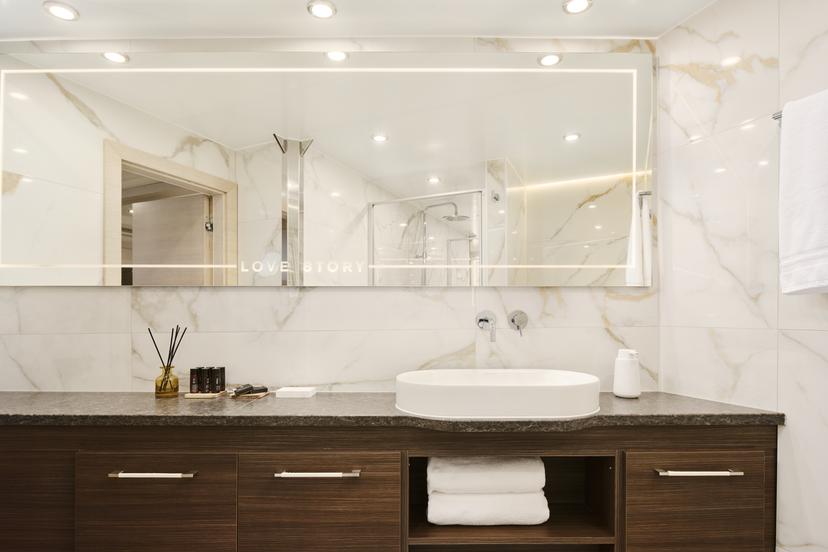 Triple Cabin (x 2) image 2