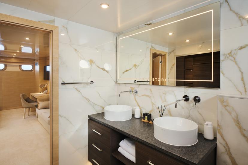 Stern Master Cabin (x 1) image 2