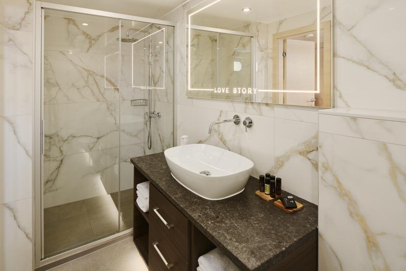 Master Cabin (x 1) image 2