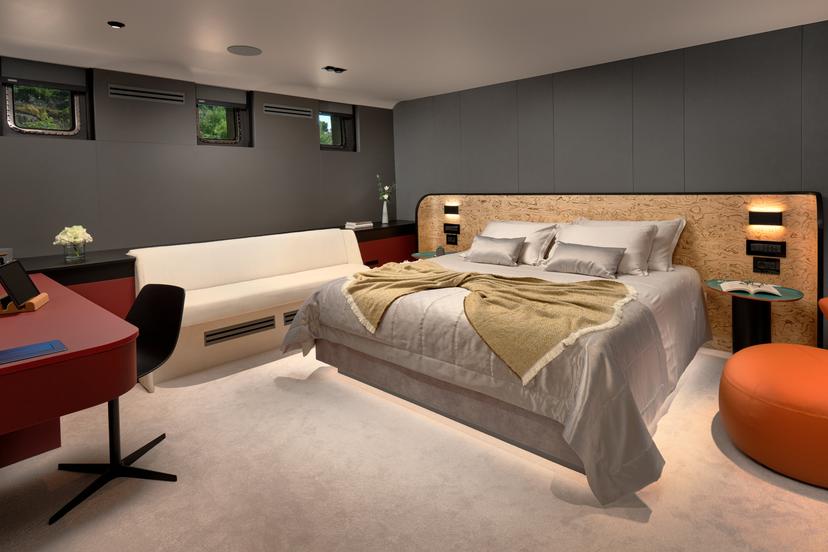 Master Suite (x 1) image 1