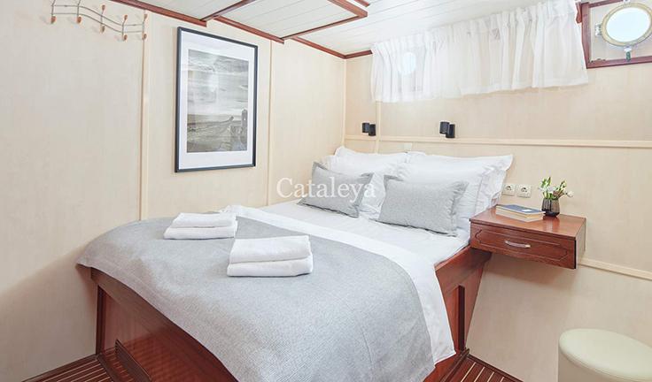 Double Cabin (x 4) image 1