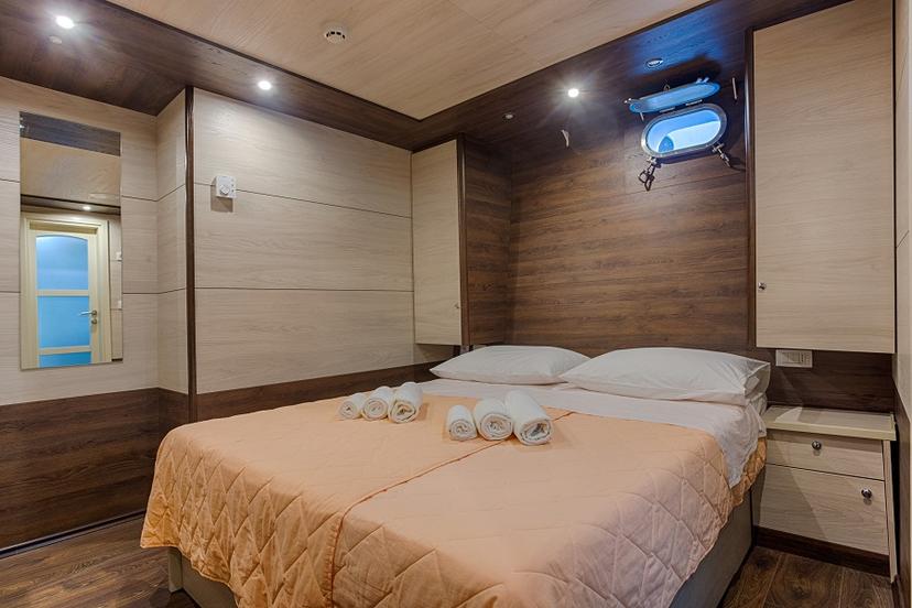 Double Cabin (x8) image 1