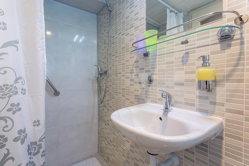 Double Cabin (x8) image 6