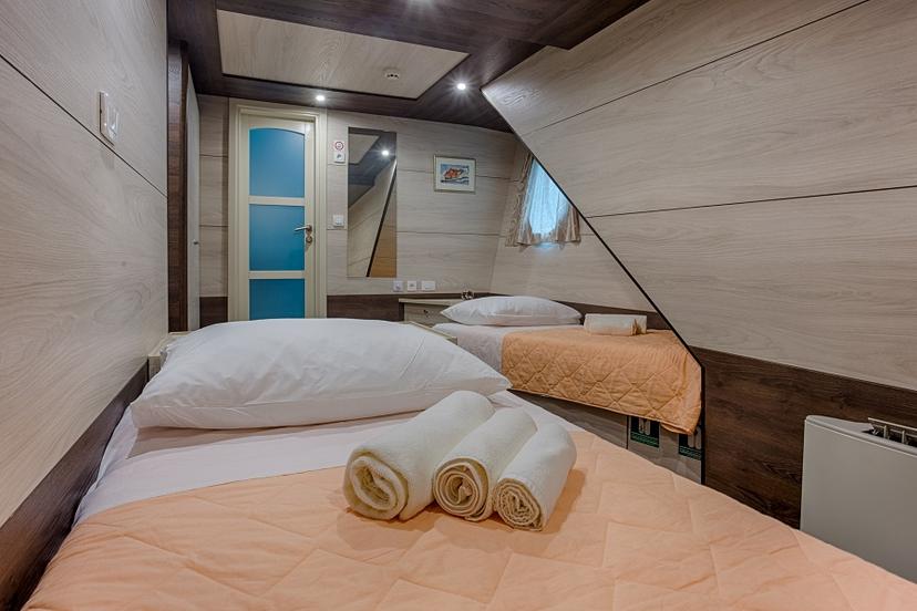 Twin Cabins (x10) image 1