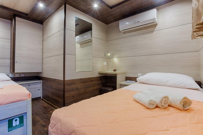 Twin Cabins (x10) image 3