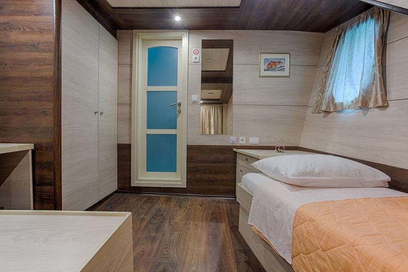 Twin Cabins (x10) image 5