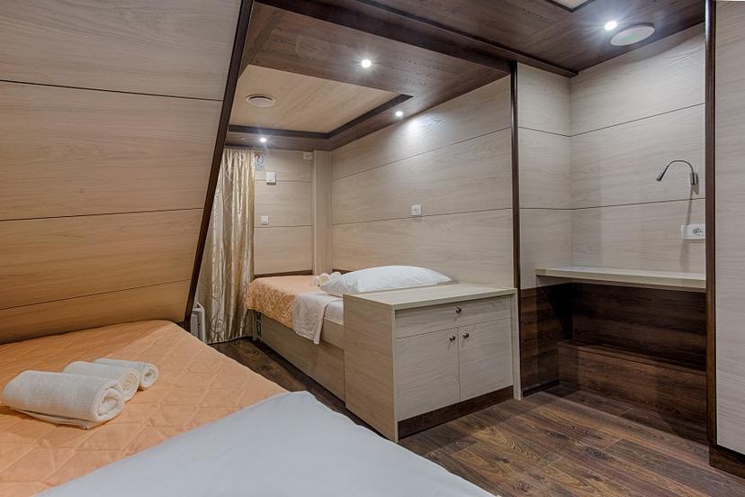 Twin Cabins (x10) image 6