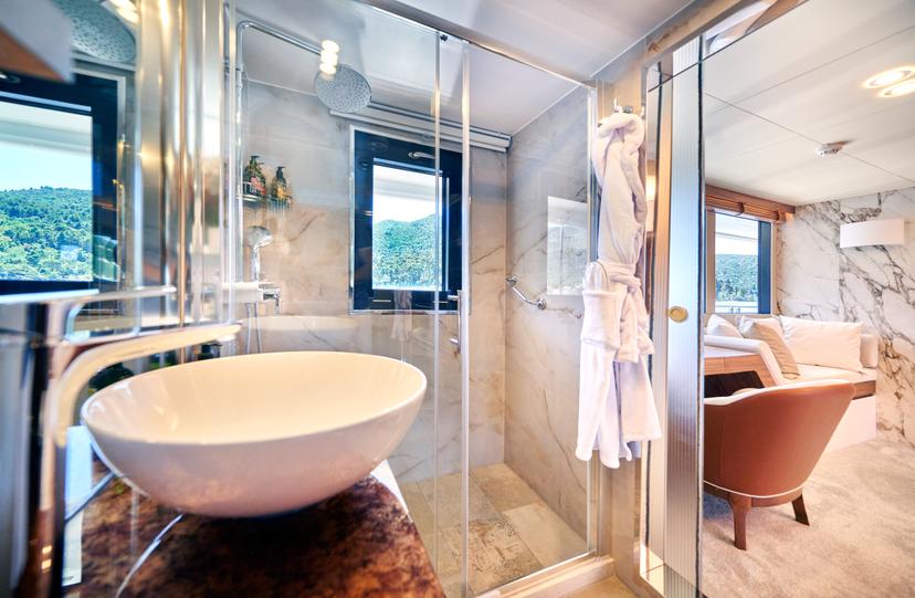 Twin Stateroom (x 2) image 3