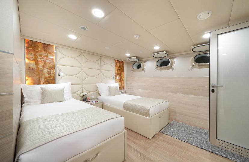 Twin Stateroom (x 2) image 2