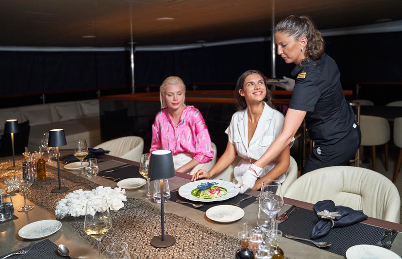 Aeterna - Cuisine Onboard image 2