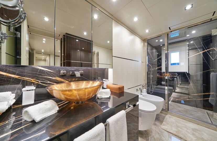 Master Suite (x 1) image 3