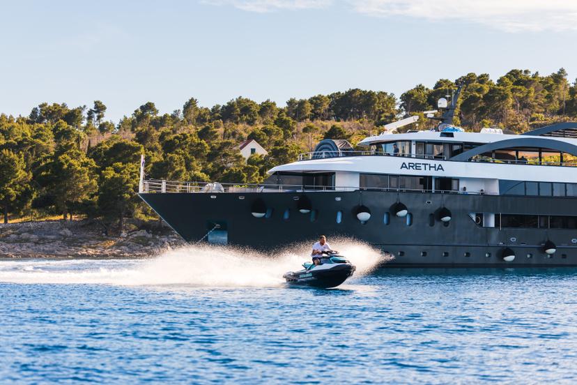 Water Toys & Tenders image 1