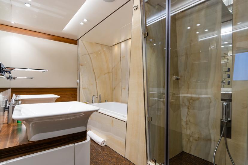 Master Suite (x 1) image 2