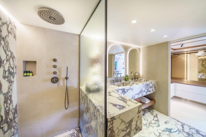 Master Cabin (x 2) image 4